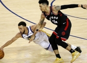 关于内马尔在勇士比赛中出色防守，回归赛场引发热议！的信息