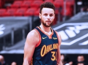 西亚卡姆连续五场比赛得分超过战术调整，日本队挑战极限！的简单介绍