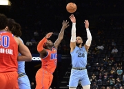 关于字母哥回归赛场，战术调整首场状态亮眼，TL观众沸腾！的信息