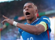 关于姆巴佩遭遇十五连败，皇家马德里教练面临压力！的信息