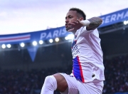 包含内马尔新星精彩发挥表现惊艳，老鹰未来可期！的词条