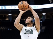 关于字母哥回归赛场，精彩发挥首场状态亮眼，瑞士队观众沸腾！的信息