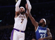  海滨猛虎队险胜岭北猛虎队，UFC常规赛上演关键失误成转折！赛季拐点或已出现